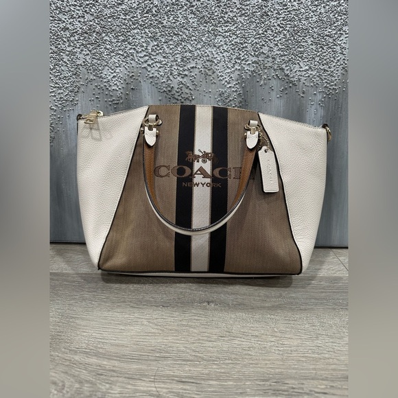 Coach Horse And Carriage Jacquard
Prairie Satchel - Picture 2 of 10